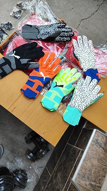 Перчатки: Вратарские перчатки для футбола — ассортимент моделей и расцветок — 8