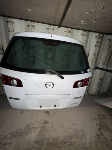 белая mazda: Крышка багажника Mazda 2004 г., Б/у, цвет - Белый,Оригинал