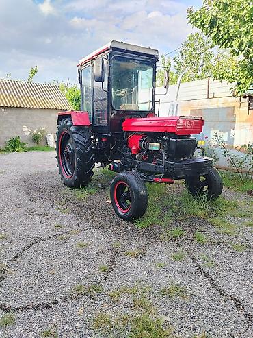 Traktorlar: Kənd təsərrüfatı üçün universal təkərli traktor - Güclü dizel — 2