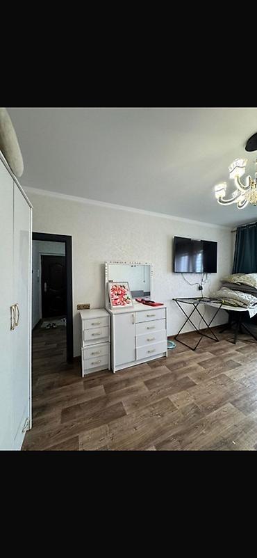 105 серия 3 комнатная: 1 комната, 33 м², Аламединский рынок / базар 105 серия, 9 этаж, Дизайнерский ремонт — 9