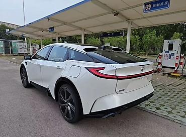 Продажа авто: Toyota bZ5: 2026 г., Электромобиль, Лифтбек — 4