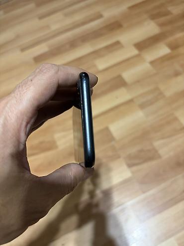 iphone 5c: IPhone SE 2020, 64 GB, Qara, Barmaq izi, Simsiz şarj — 9
