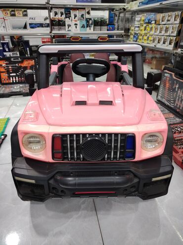 Manejlər: Uşaq üçün elektrikli minik maşını – açıq üstlü, jeep üslubunda