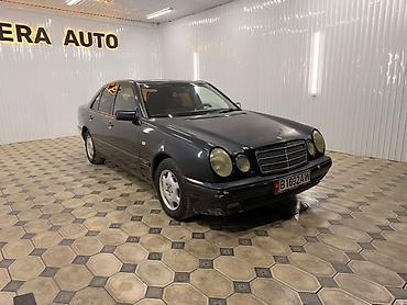 Mercedes-Benz E-Class: 1995 г., 2 л, Автомат, Бензин, Седан