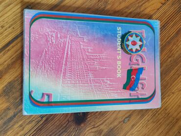 Tədris ədəbiyyatı: Dil öyrənənlər üçün kitab dəsti Paketdə olanlar: - New Cutting Edge — 4