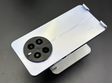 Realme: Realme 12 Pro, Б/у, 256 ГБ, цвет - Серебристый, 2 SIM — 2