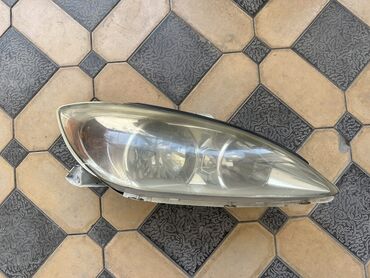 продаю шины на портер: Алдыңкы оң фара Toyota 2002 г., Колдонулган, Оригинал, АКШ