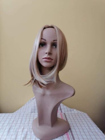 Perike i klipse: Poluorirodne perike
3500 na lalafo.rs — 12 Perike i klipse: Poluorirodne perike
3500 — 12