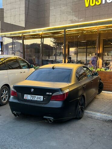домкрат 124: BMW M5: 2004 г., Седан