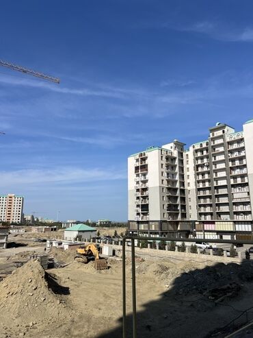 Təmir işləri: Salam. Uzun müddətli kirayə verilir. Yeni 14 mərtəbəli binanın 1-ci — 16