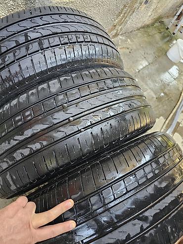 Təkərlər: İşlənmiş Şin Pirelli 235 / 40 / R 19 — 2