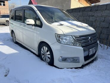 Honda: Honda Stepwgn: 2010 г., 2 л, Бензин, Минивэн