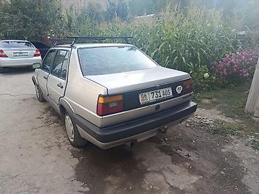 айнек авто: Volkswagen Jetta: 1989 г., 1.8 л, Кол менен иштөөчү, Бензин, Седан — 3