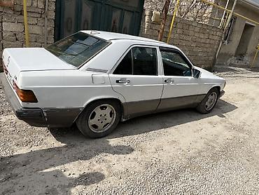 lexus ct 200: Mercedes-Benz 190 (W201): 2 l | 1992 il Sedan — 10