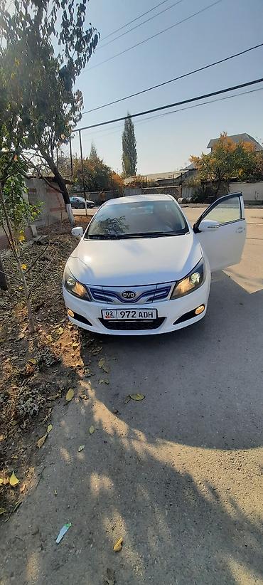 BYD: BYD : 2017 г., 5.5 л, Электромобиль, Седан — 2