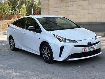 byd e2 2025: Toyota Prius: 2022 г., 1.8 л, Автомат, Гибрид — 3