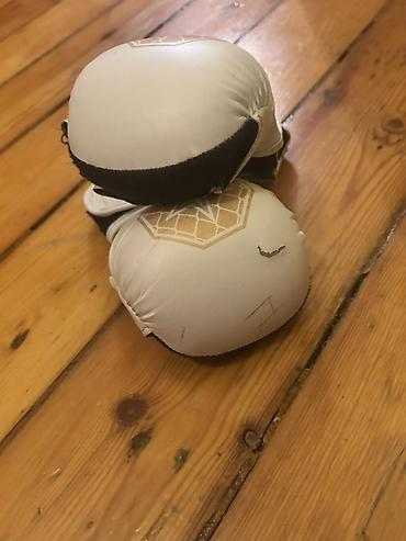 Спорт и хобби: Məhsul: TOP TEN Sparring Gloves – MMA, ölçü: Medium - Rəng: ağ-qızılı — 3