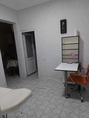 Sex, zavod və fabriklər: Xalqlar dostluğunda corab sexi və gözəllik salonu olan 70 kvadrat 5 — 8