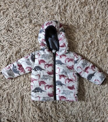 детское куртки: Куртка весенне-осенняя на 3-6 месяцев 
отличное состояние