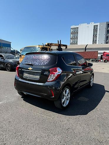 битая машина: Chevrolet Spark: 2017 г., 1 л, Автомат, Бензин, Хэтчбэк — 9
