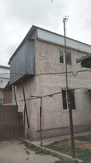 Продажа коттеджей и домов: Продаётся дом с двором Описание участка: - Закрытый двор с бетонными — 10