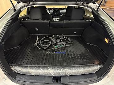 Toyota: Toyota Prius: 2018 г., 1.8 л, Вариатор, Гибрид, Хэтчбэк — 10