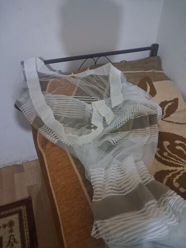 Pərdə və tüllər: 20 yə yaxın pərdə var, hamısını alana 50% endirim olacaq, cürbəcür — 17