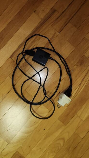 Noutbuklar üçün adapterlər: HP adapteri 45W. Orijinal üstden çıxma. Kompyutere taxılan yerinde — 2