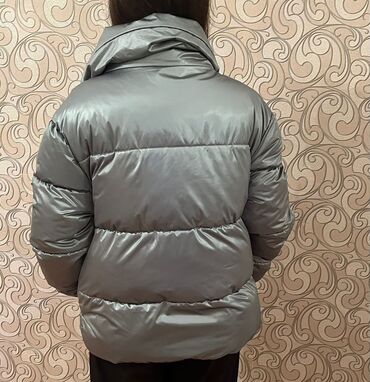 Kurtkalar: "Mavi"dən 270 manata alınıb. Bircə dəfə geyinilib, ölçü uyğun — 9