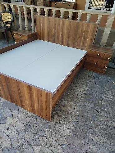 İki nəfərlik taxt və tumbalar dəsti - Material: taxta teksturalı