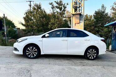продам срочно машину: Toyota Corolla: 2018 г., 1.8 л, Автомат, Газ, Седан