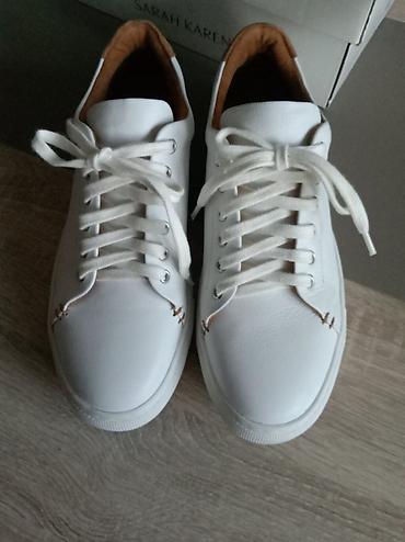 yeezy 350: Sarah Karen bele patike – minimalističke kožne lifestyle patike - — 2