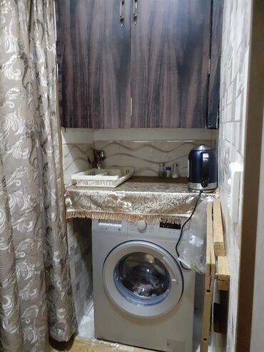 sumqayıtda: Satılır yataqxana inşacilar qəsəbəsi hamam tualet şexsidi 12 min 500