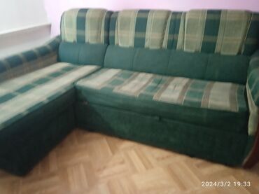 мягкий мебель угловой: Угловой диван, цвет - Зеленый, Б/у