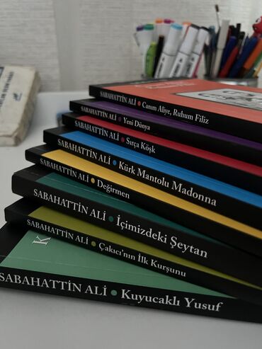 Kitablar, jurnallar, CD, DVD: Sabahattin Ali kitabları 8 kitab set şəklində 20 manat ayrılıqda 3