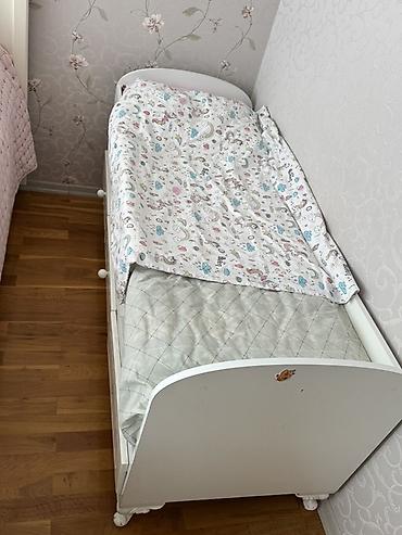 usag ucun: Uşaq çarpayısı – ağ rəngdə, taxta konstruksiyalı - Ölçü: təxmini tək — 2