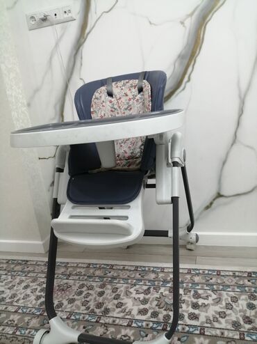 детский столик с 2 стульчиками: Стульчик для кормления Б/у