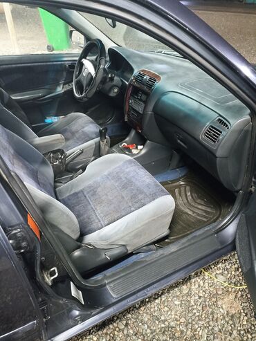 Mazda: Mazda 626: 1997 г., 2 л, Механика, Бензин, Хэтчбэк — 9