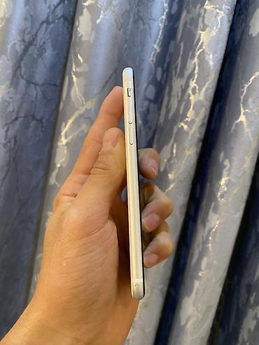 бу iphone se 2020: IPhone SE 2020, Б/у, 64 ГБ, Белый, Чехол, 75 % — 5