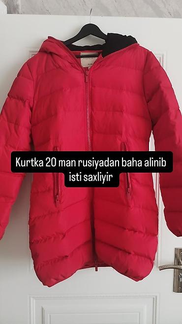 dini geyim: Qadın geyimləri seti - Qırmızı qış kurtkası: Kapüşonlu, qalın və isti — 1