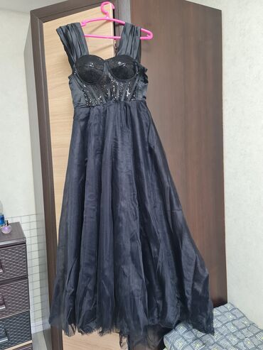 черное длинное вечерное платье: Вечернее платье, Пышное, Длинная модель, Атлас, Без рукавов, Корсет, 3XL (EU 46), 4XL (EU 48), 5XL (EU 50)