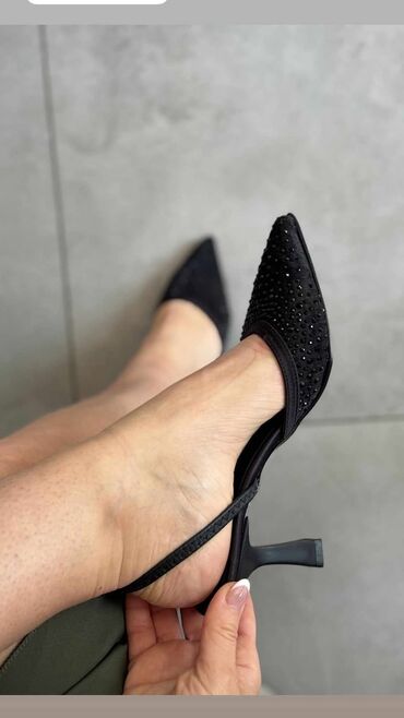 salonke cena: Sandals, Alexander McQueen