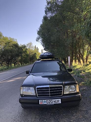 винтажные машины: Mercedes-Benz E-Class: 1994 г., Универсал — 6