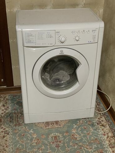пральна машина бу: Стиральная машина Indesit, Б/у, Автомат, До 5 кг, Компактная