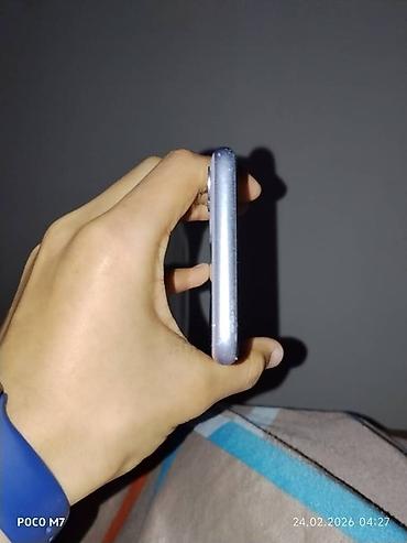 Apple iPhone: IPhone 11, Б/у, 64 ГБ, Чехол, 56 % — 6