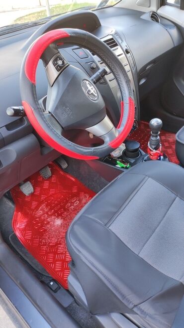Toyota: Toyota Yaris: 1.4 l. | 2010 έ. Χάτσμπακ — 9