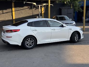 обмен квартиры: Kia K5: 2019 г., Седан — 3