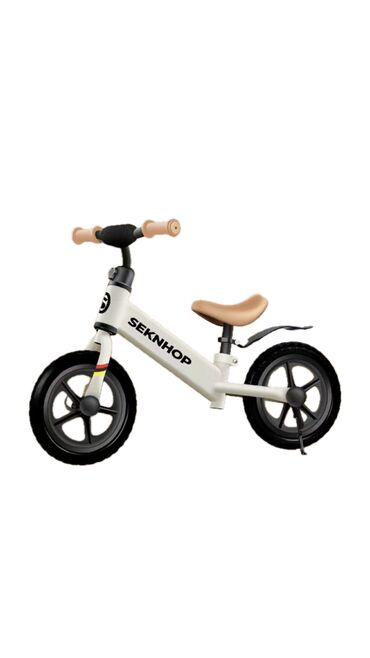квадроциклы для детей: Беговел самый легкий на рынке! Беговел предназначен для детей в
