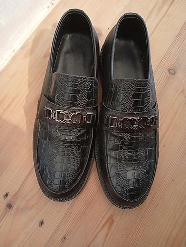 charles keith canta: TEZEDİ. Şıq görünüş, metal detal və fakturalı üst hissə ilə — 2