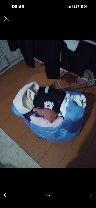 Отдам даром: Сборный пакет мужской одежды 44-46 размер S M За масло, блок салфеток — 1